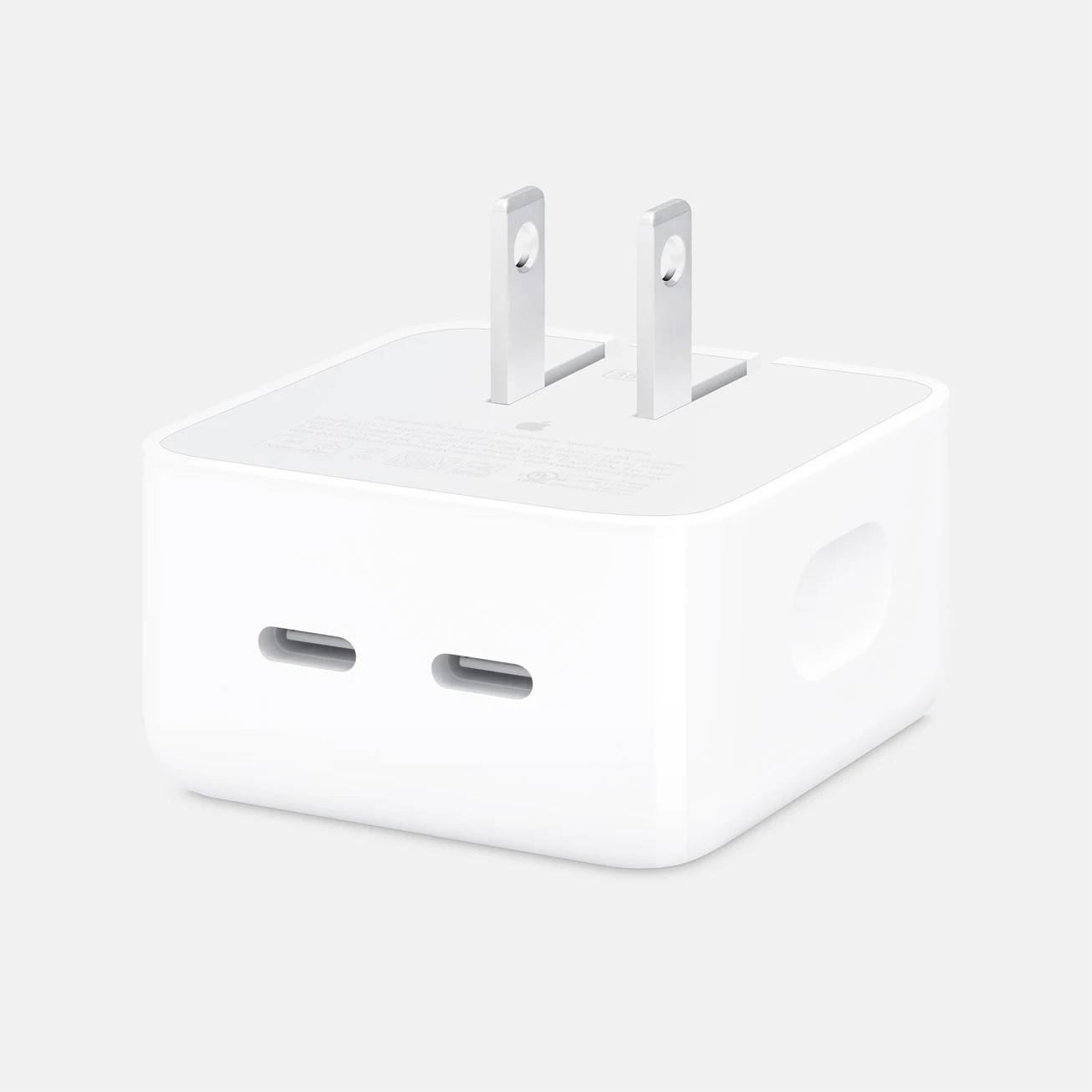 Компактный адаптер Apple 35 Вт с двумя портами USB-C из пакета анонса Air M2 2022